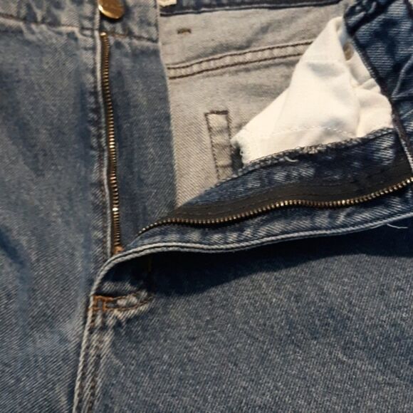 LL Bean's original fit / relaxed - Picture 6 of 8